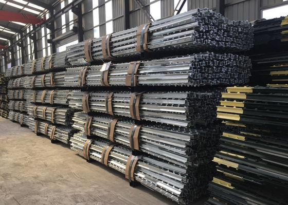 浜の耕作のための電流を通された鉄条網の金属Tのポストの容易に取付け